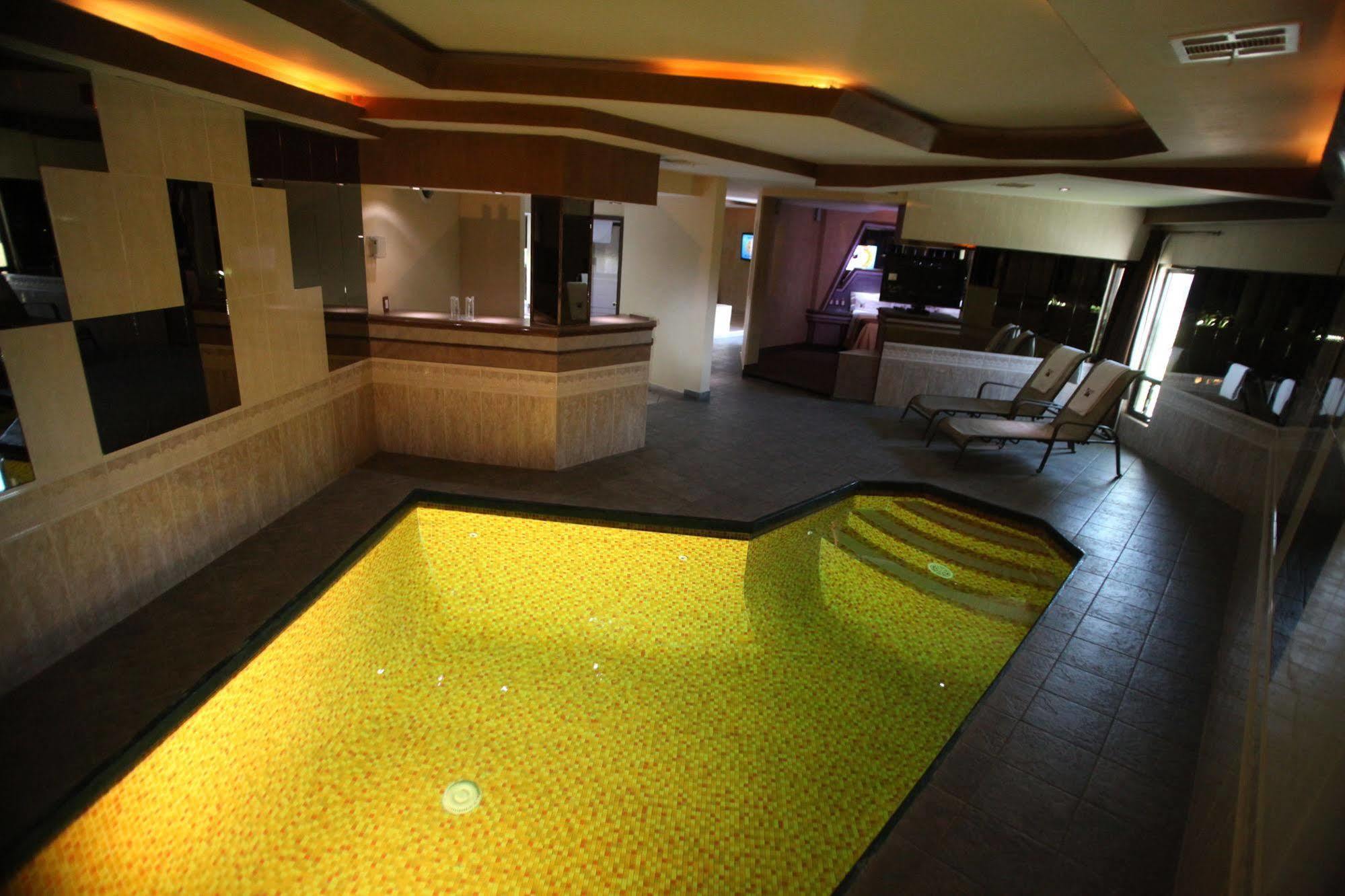 Motel Mediterraneo เม็กซิกาลิ ภายนอก รูปภาพ