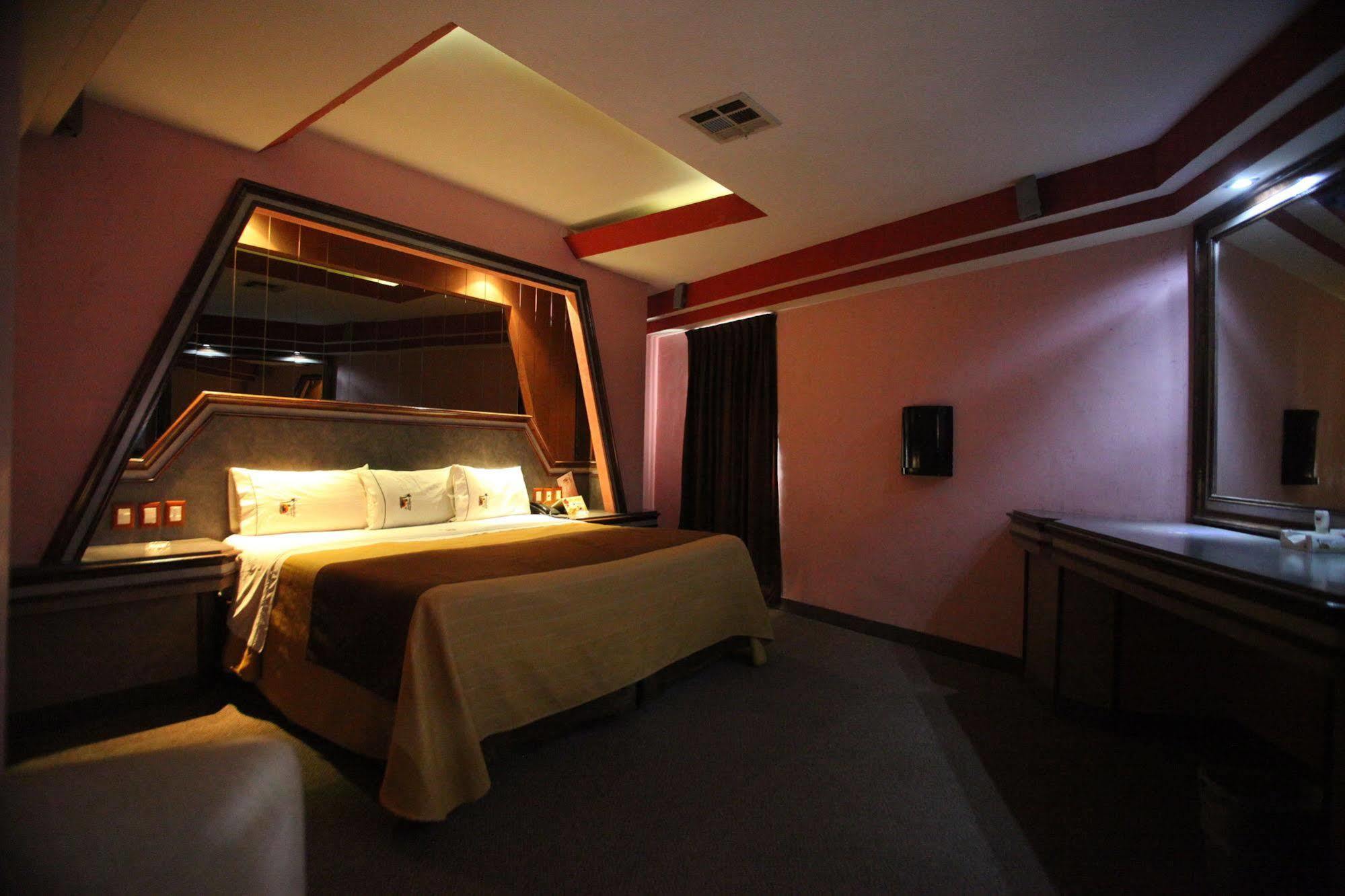 Motel Mediterraneo เม็กซิกาลิ ภายนอก รูปภาพ