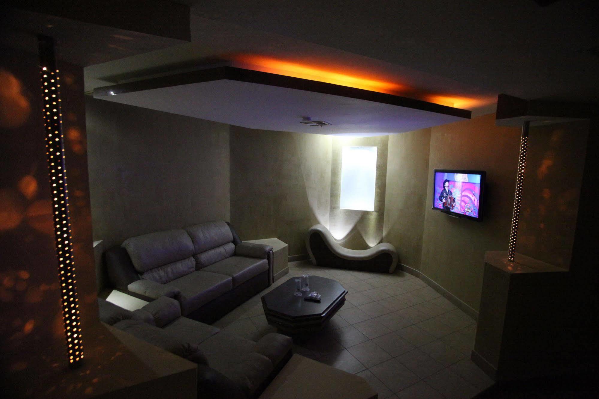 Motel Mediterraneo เม็กซิกาลิ ภายนอก รูปภาพ